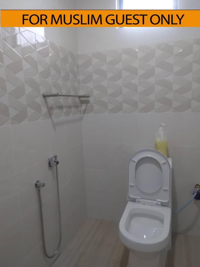 Yasmeen Studio Roomstay Kijal - Room 1 - For Two Person Islam Guest Only 외부 사진